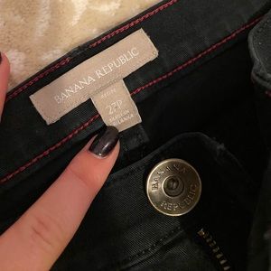 Black ankle cropped jeans